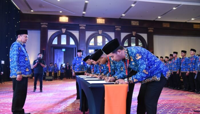 28 orang PPPK dilingkungan Bawaslu Provinsi Gorontalo Dilantik