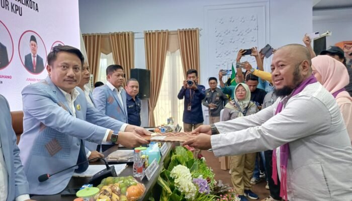 Resmi Mendaftar, Berkas Ramah Diterima KPU Kota Gorontalo