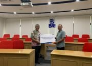 BRI Kramat Region 6 Jakarta Serahkan Bantuan Renovasi Kelas MM FEB UI Salemba