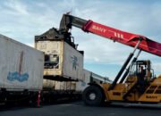 KAI Logistik Optimalkan KA Kontainer Reefer, Jaga Distribusi Pangan Segar Selama Natal dan Tahun Baru