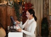 Mengikuti Tren atau Tetap Konsisten? Dilema Pemilik Usaha di Era Serba Cepat