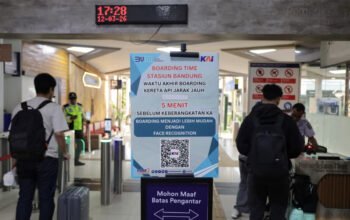 KAI Daop 2 Bandung Ingatkan Pelanggan Datang Lebih Awal, Khusus Stasiun Bandung, Kiaracondong, dan Cimahi Boarding Ditutup 5 Menit Sebelum Keberangkatan