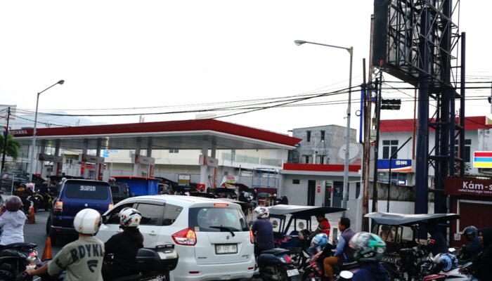 Walikota Gorontalo Tekan Penertiban SPBU dan Depot BBM Nakal, Jeffry : Jangan Biarkan Rakyat Jadi Korban Antrean