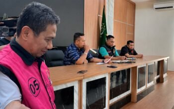Jumat Keramat Kejati, Eks Pj Gubernur Gorontalo HHN Resmi Berkemeja Tahanan